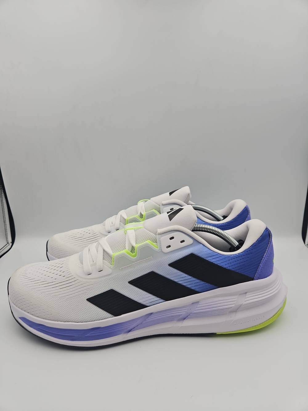Adidas Men's White & Blue Running Sneakers
